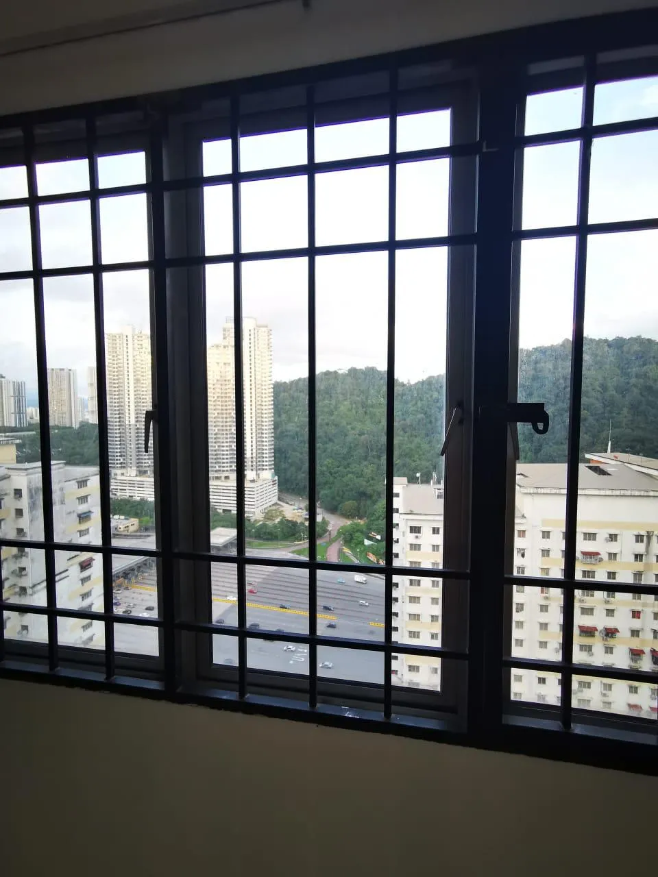 Flora Apartment@Damansara Perdana - Image 1