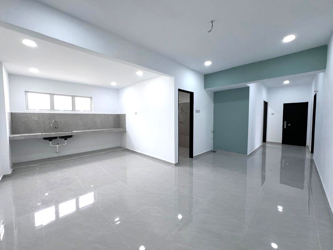 Taman Teluk Pulai Indah, Fully Renovated Extended Single Storey Corner Lot For Sale - Image 1