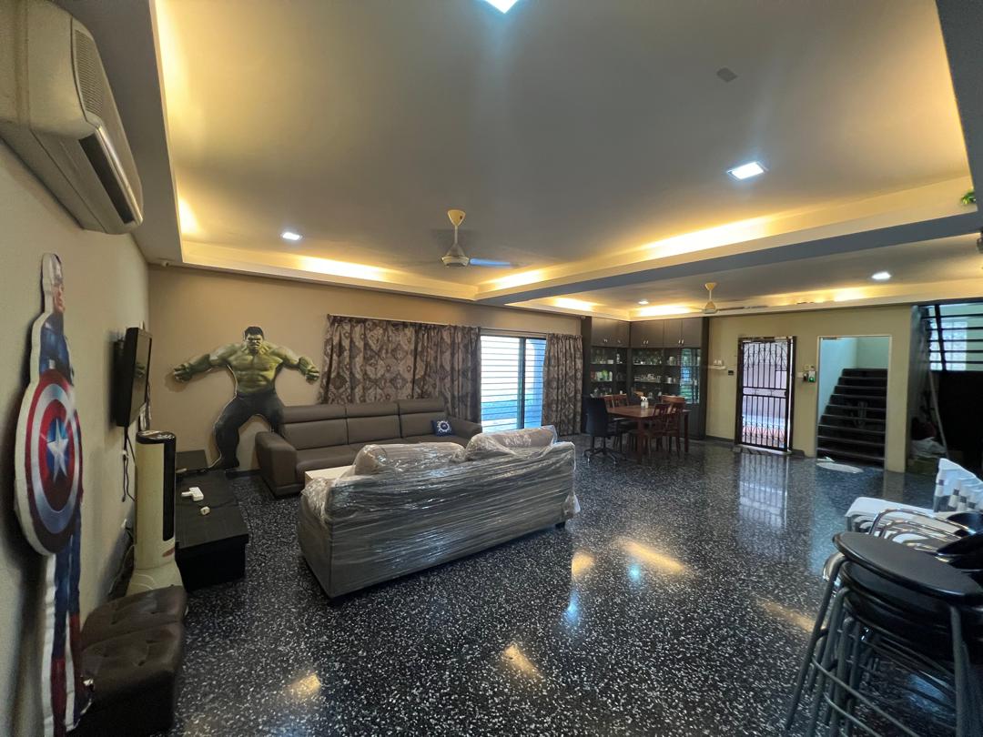 Seksyen 14 Double Story Bungalow For Sale - Image 1