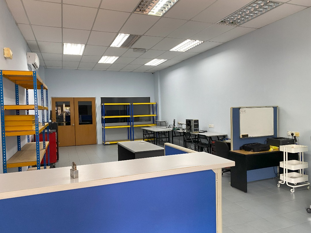 Ground floor shop/storage space @ petaling jaya - Image 1