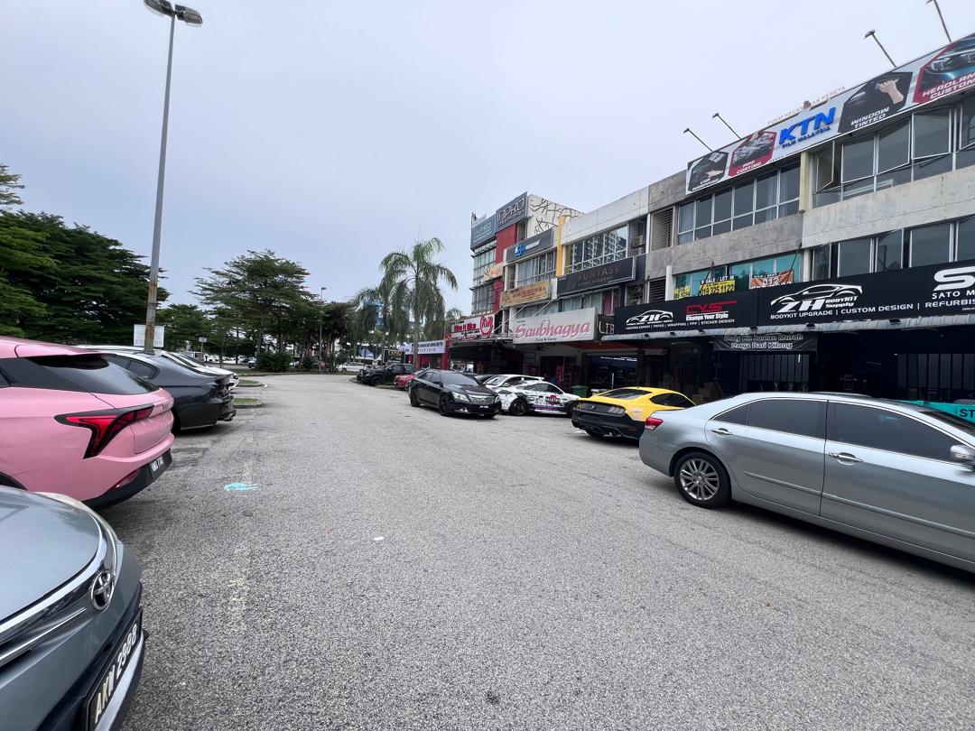Bandar Botanic Kasuarina, Klang 3 Storey Shop Lot For Sale