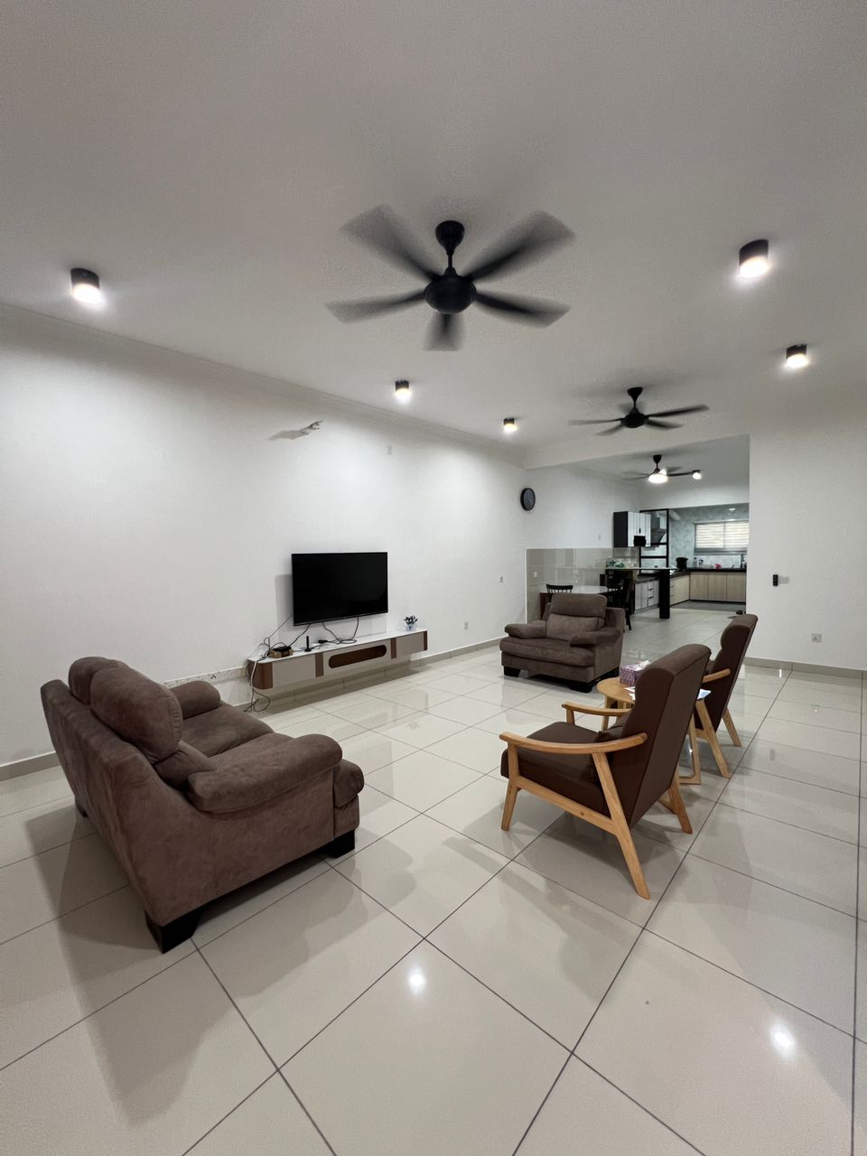 Partially Furnished Elmina Valley 5 Shah Alam Denai Alam - Image 1