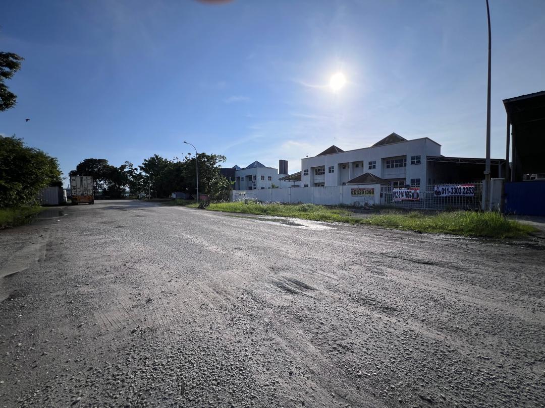 1.5 STOREY SEMI-DETACHED FACTORY LORONG @ SULTAN MOHAMAD SULEIMAN, PORT KLANG FOR RENT - Image 1