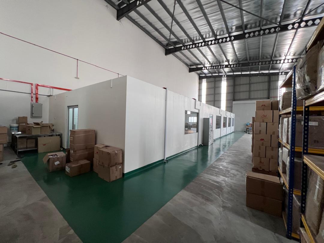 Taman Perindustrian Air Hitam, Klang 1.5 STOREY FACTORY / WAREHOUSE C/W OFFICE FOR SALE - Image 1