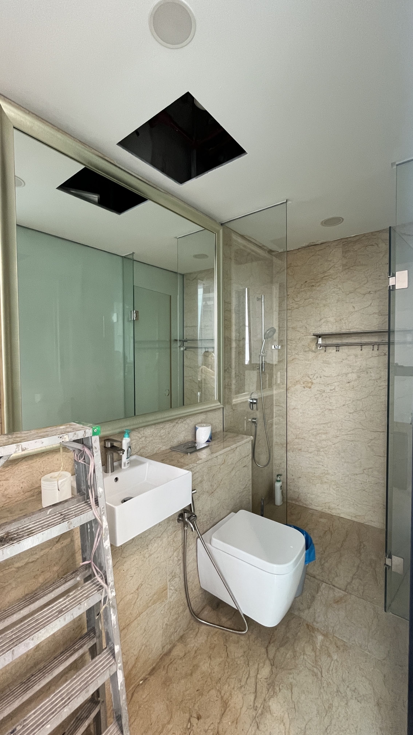 Fennel 3 bedroom fully furnish for rent - Image 1