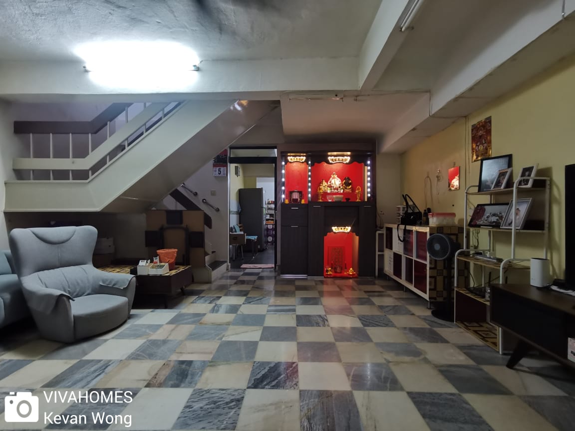 Taman Sri Gombak Fasa 6 Landed Terrace House Extended Renovated - Image 1