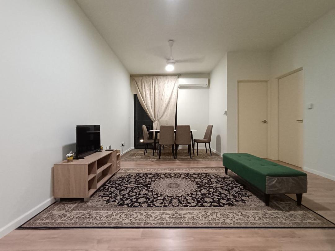 6P2506 3774 Dian Residency Sek 13 - Image 1