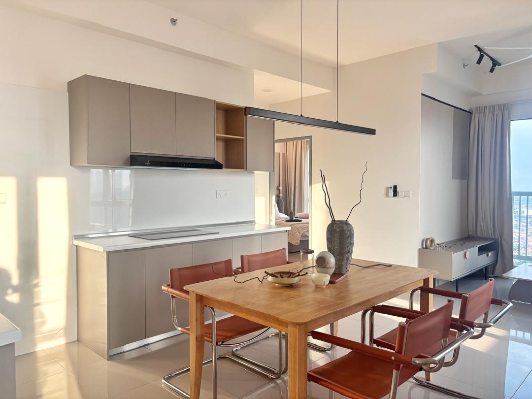 121 Residence For Rent Near LRT - Image 1