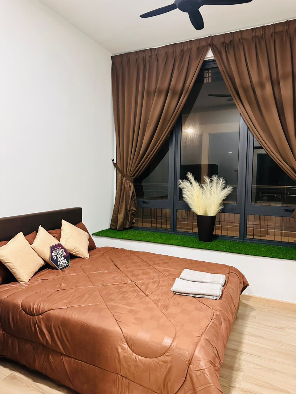 Aera Residence Fully Furnished Unit Ready Move In - Image 1