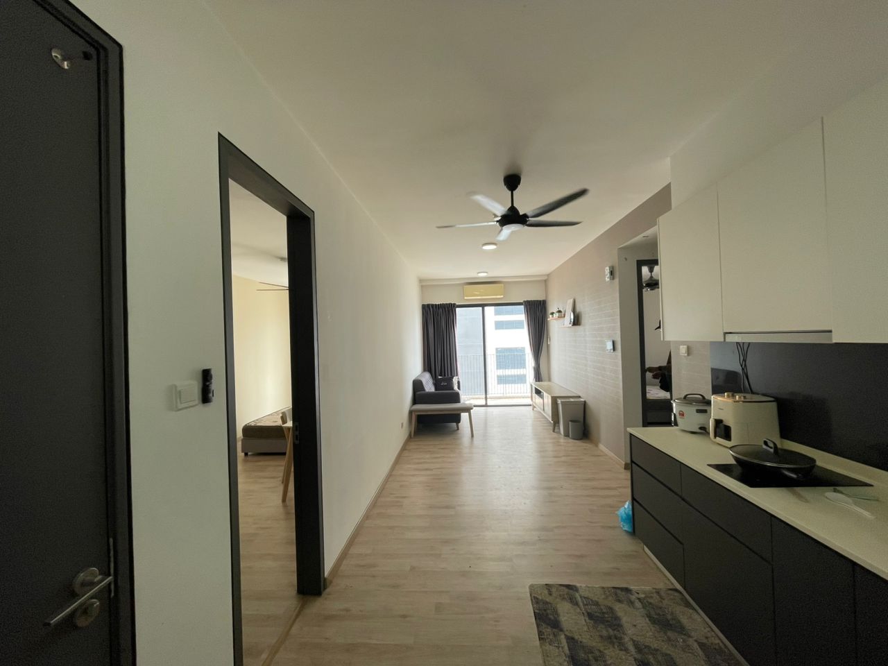 Emporis Residence@ Fully furnished@ Unit for sale - Image 1