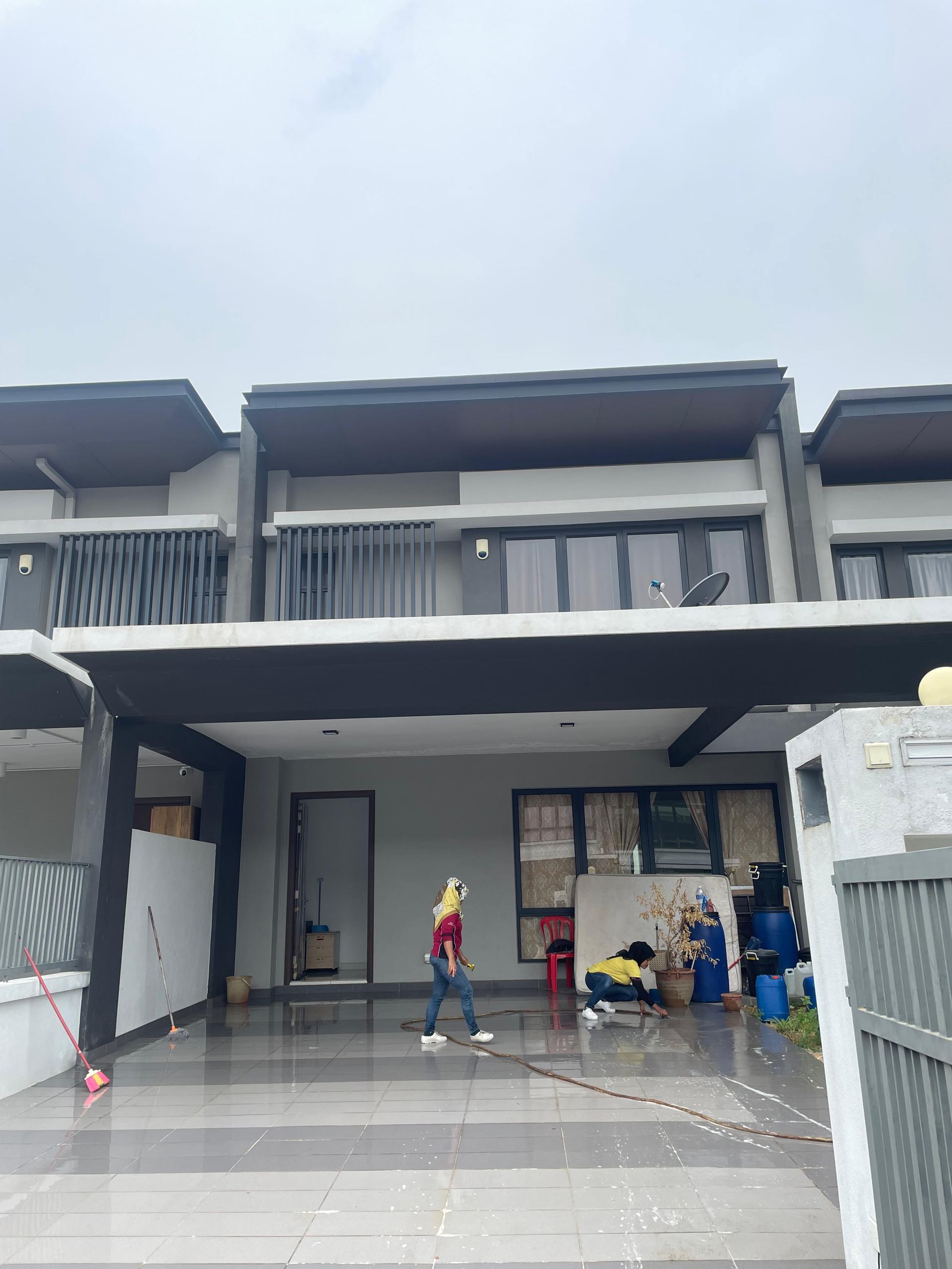 2 Sty Hampton Residences Hemingway Bandar Seri Coalfields Sungai Buloh - Image 1