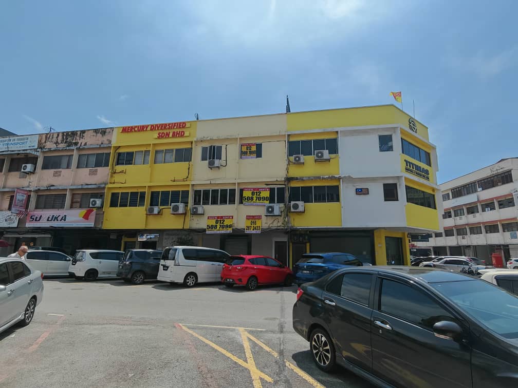 Port Klang Renovated First Floor Office for RENT - Image 1