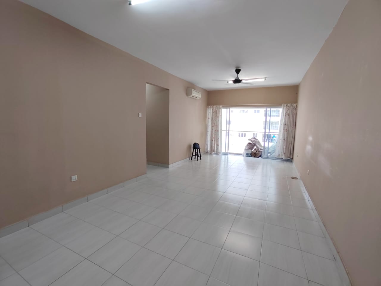 Koi Kinrara 3 Bedrooom with Balcony and Facing Facility - Image 1