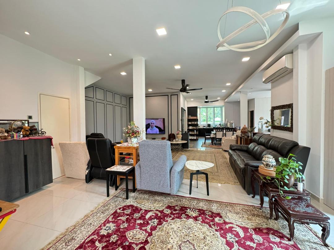 Damansara Emas 2-storey terrace corner house@ Partially furnished@ Unit for sale - Image 1
