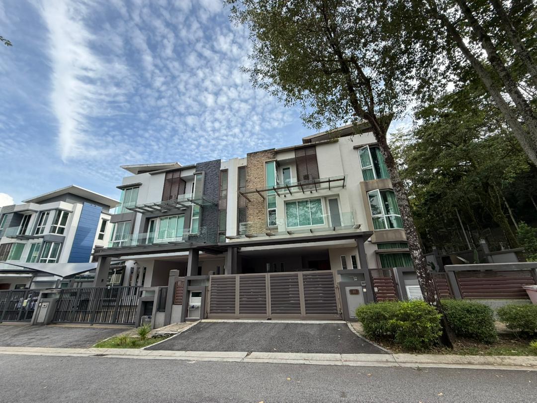 Tropicana Pool Villas Semi-Detached House@ Fully furnished@ Unit for sale - Image 1