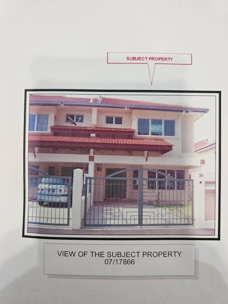 Seri Utama Damansara 2-storeyTerrace House End lot@ Leasehold@ Unit For Sale - Image 1