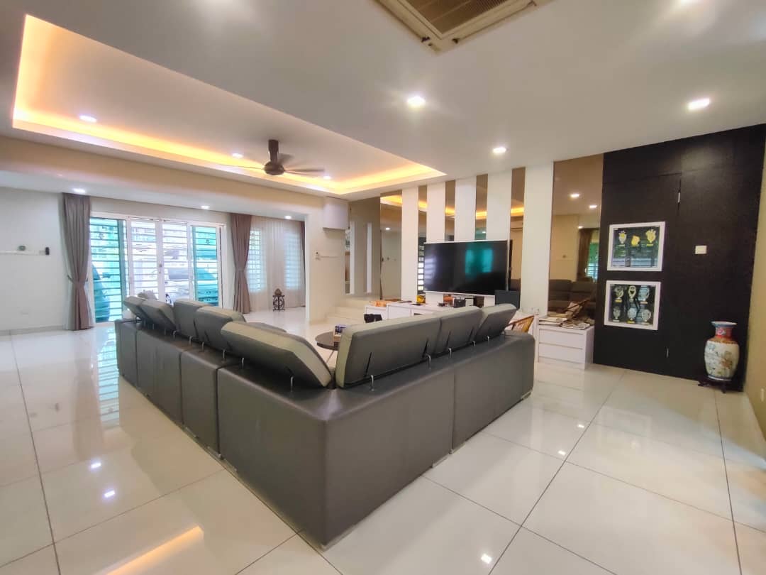 Bandar Botanic Three-storey corner link house For Sale - Image 1