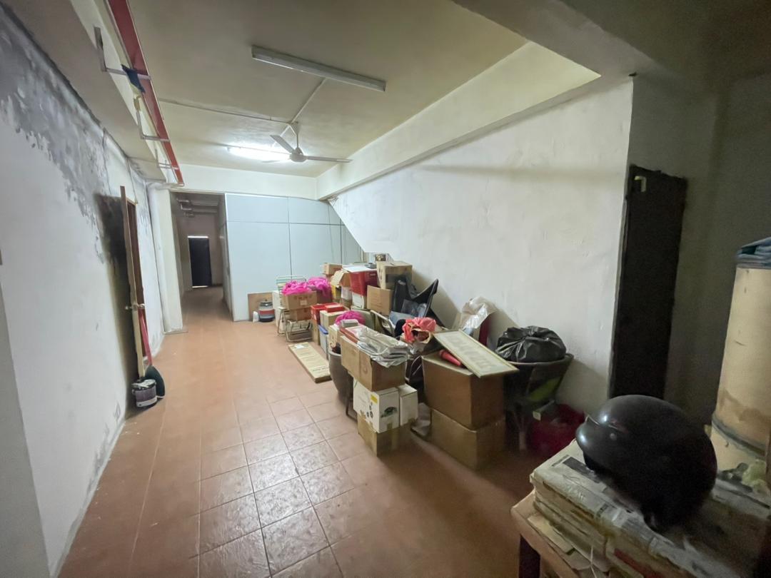 Double Storey Shop House At Lebuh Kimberly - Image 1