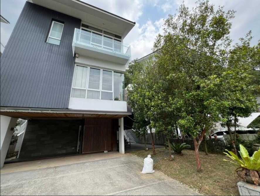 ID renovated 3 storey bungalow at Sunway Rymba Hill for sale - Image 1