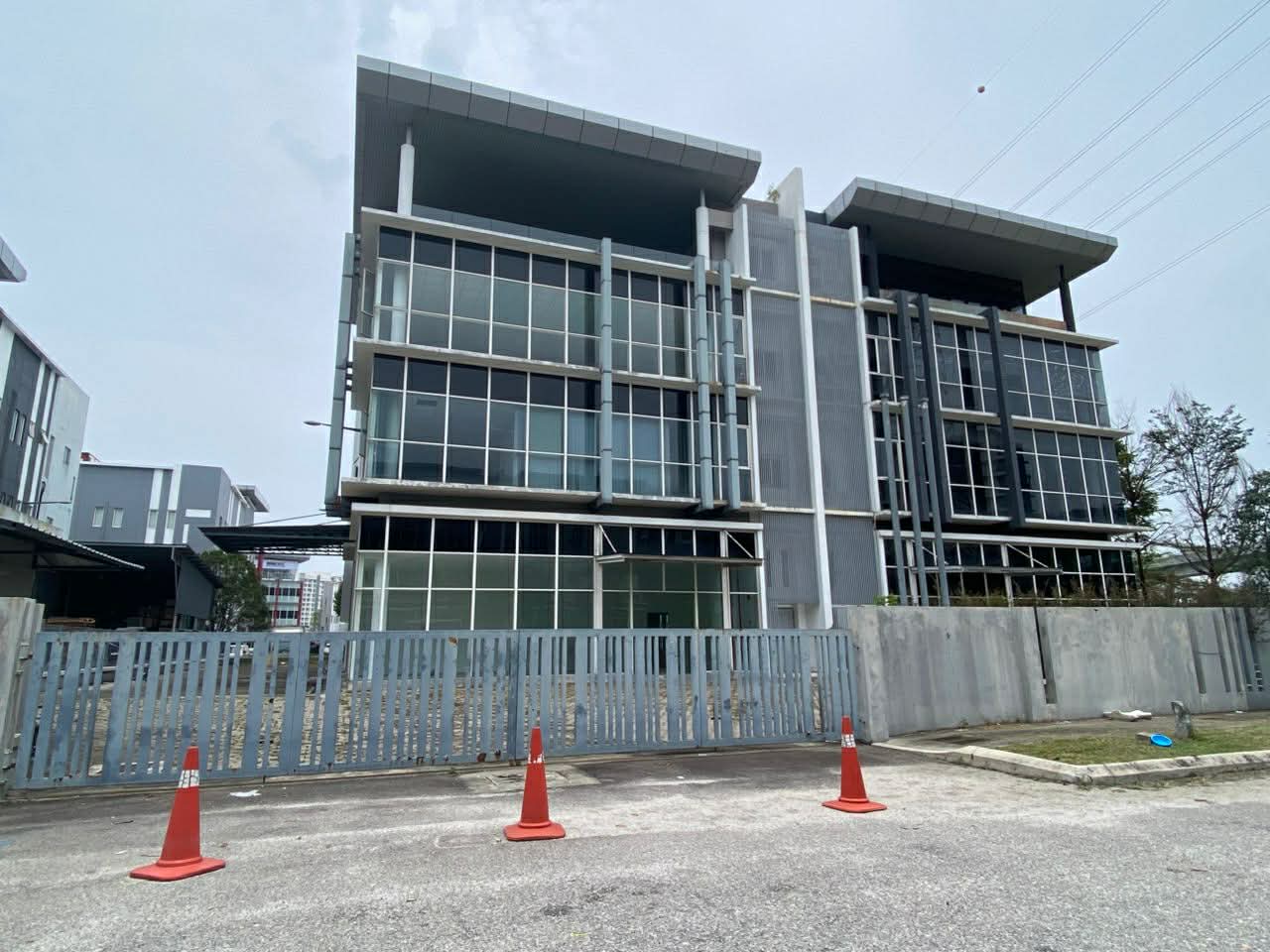 2603 Semi D Factory Temasya 18 Glenmarie by Emily - Image 1