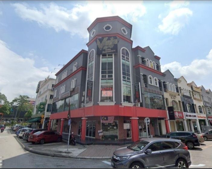 2603 4139 Corner Shop Sunway Giza KD by Emily - Image 1