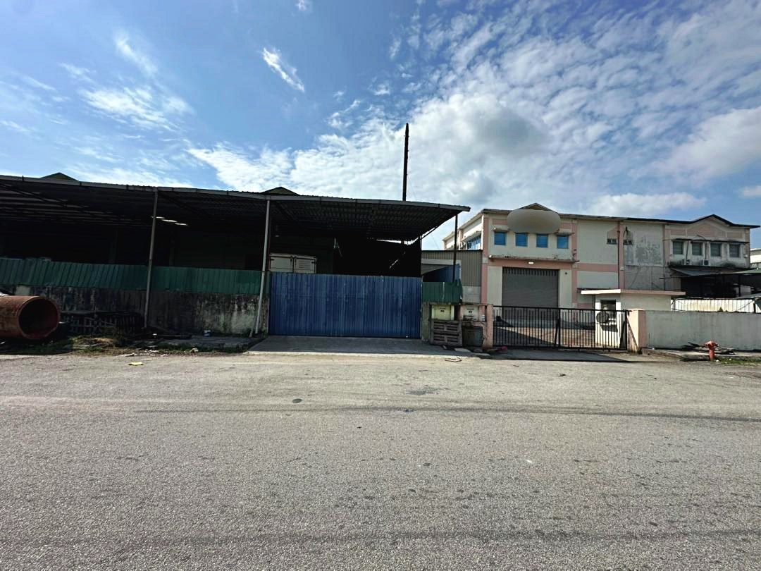 1.5 Storey Semi-Detached Factory @ Taman Perindustrian Pulau Indah - Image 1