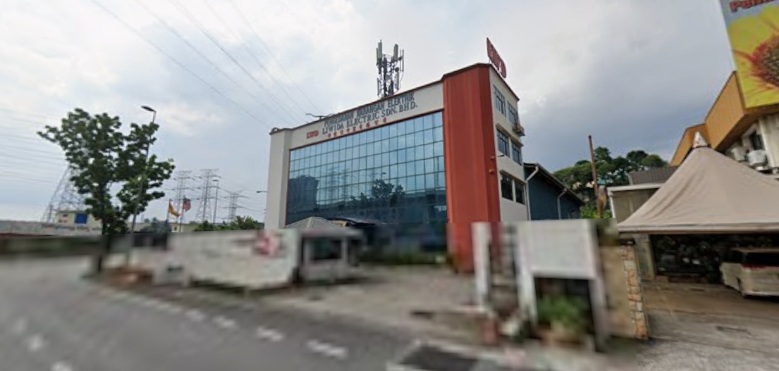 Bandar Sri Damansara Corner Bungalow Warehouse With 4 Storey Office - Image 1