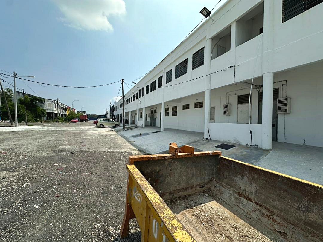 1.5 Storey Terrace Factory @ Bandar Armada Putra for Rent - Image 1