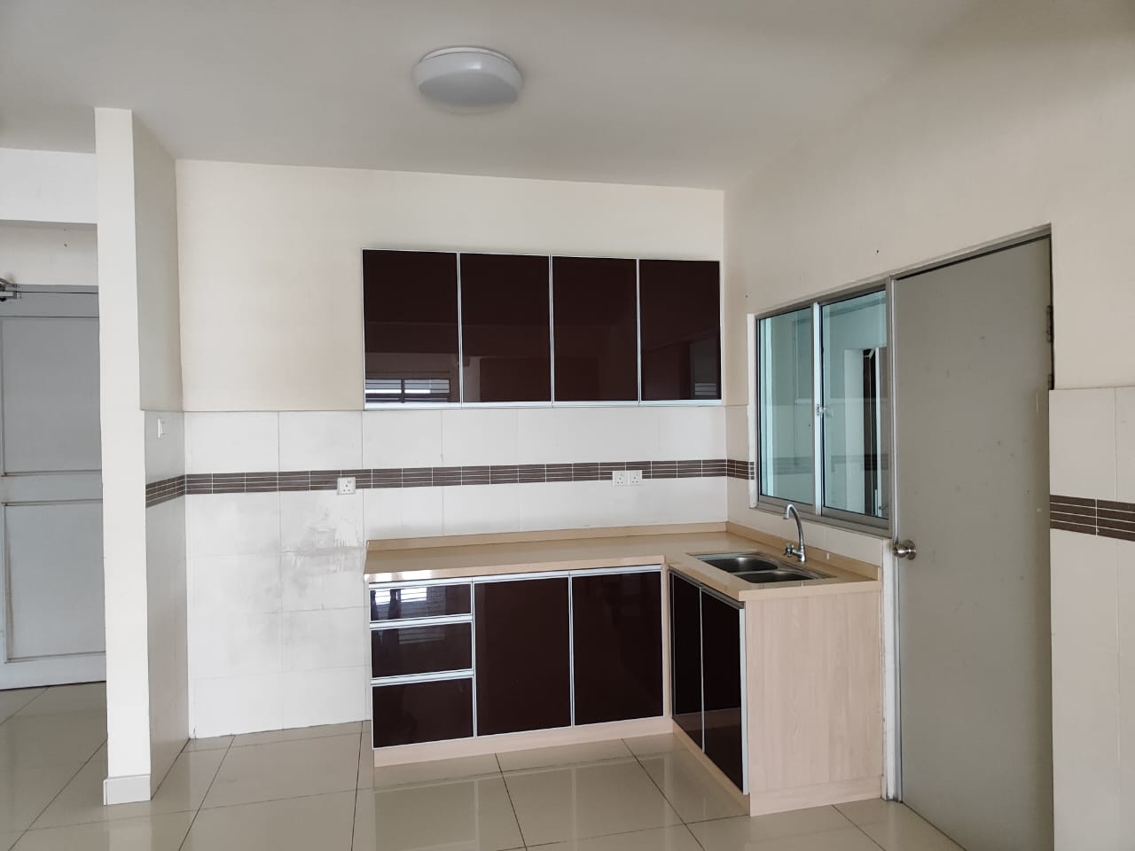 Kajang Tiara Park Homes Partial Furnish Freehold Unit For Sale - Image 1