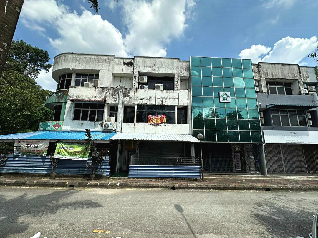 Taman Bunga Negara Shah Alam 3 Storey Corner Shop Office For Sale - Image 1