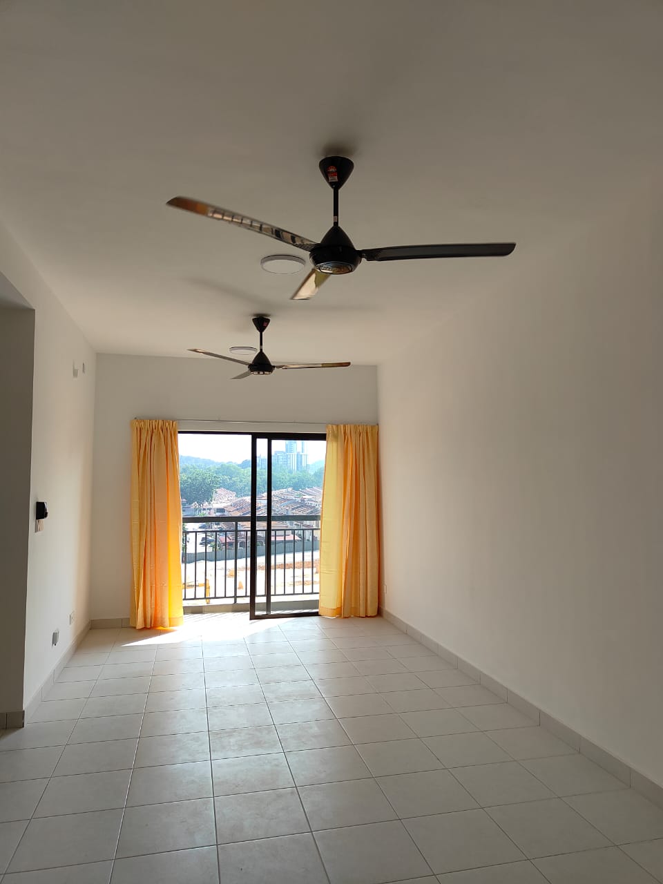 Bukit Idaman Residensi (Dezire Hill) ⭐ Freehold 3 Rooms Unit for Sale - Image 1