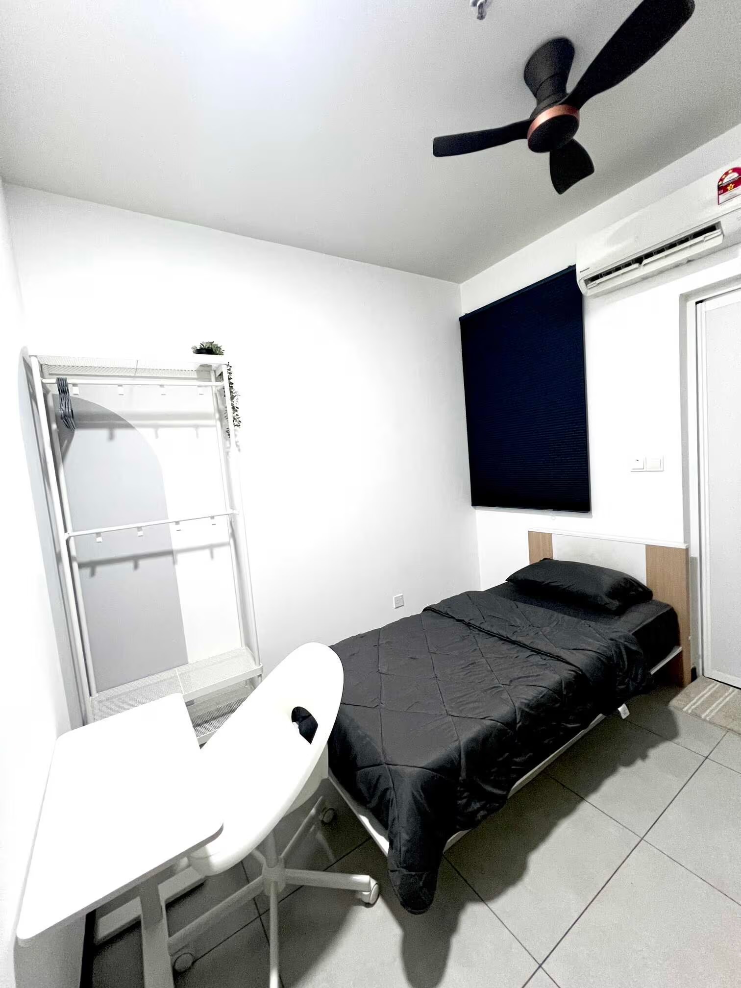 Neu suite@Fully Furnished@Mini Studio For Rent - Image 1