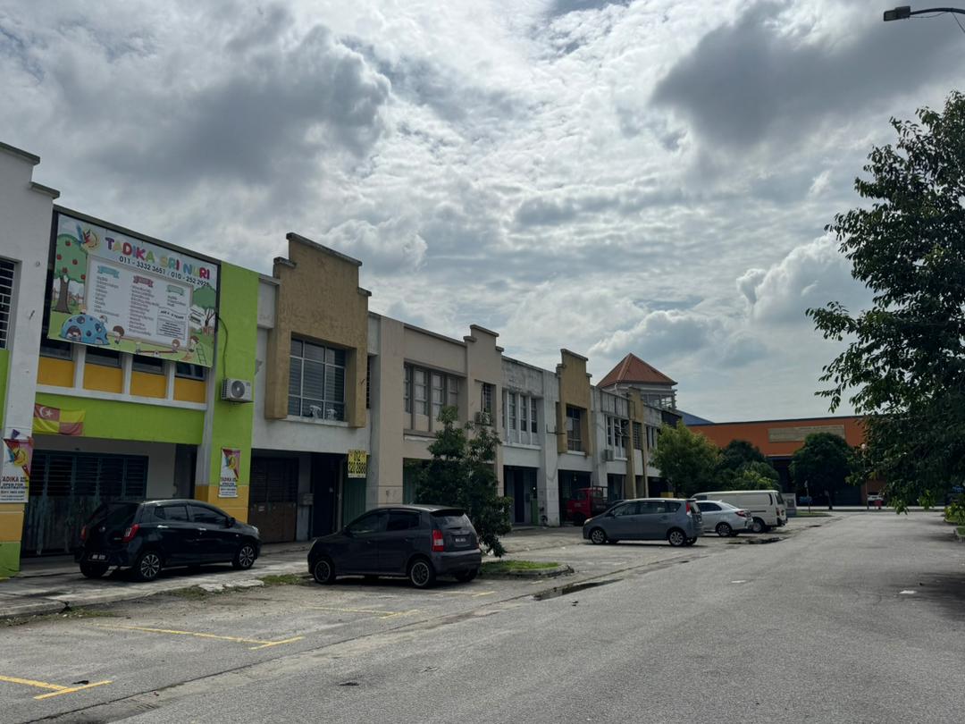 Desa Latania Seksyen 36 Shah Alam Ground Floor Shop For Rent - Image 1