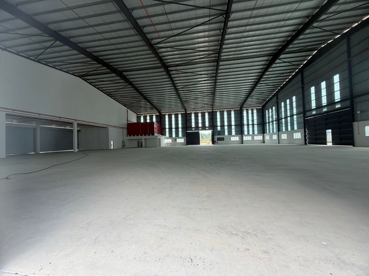 New 3-Storey Detached Warehouse Corner Lot For Rent - Image 1