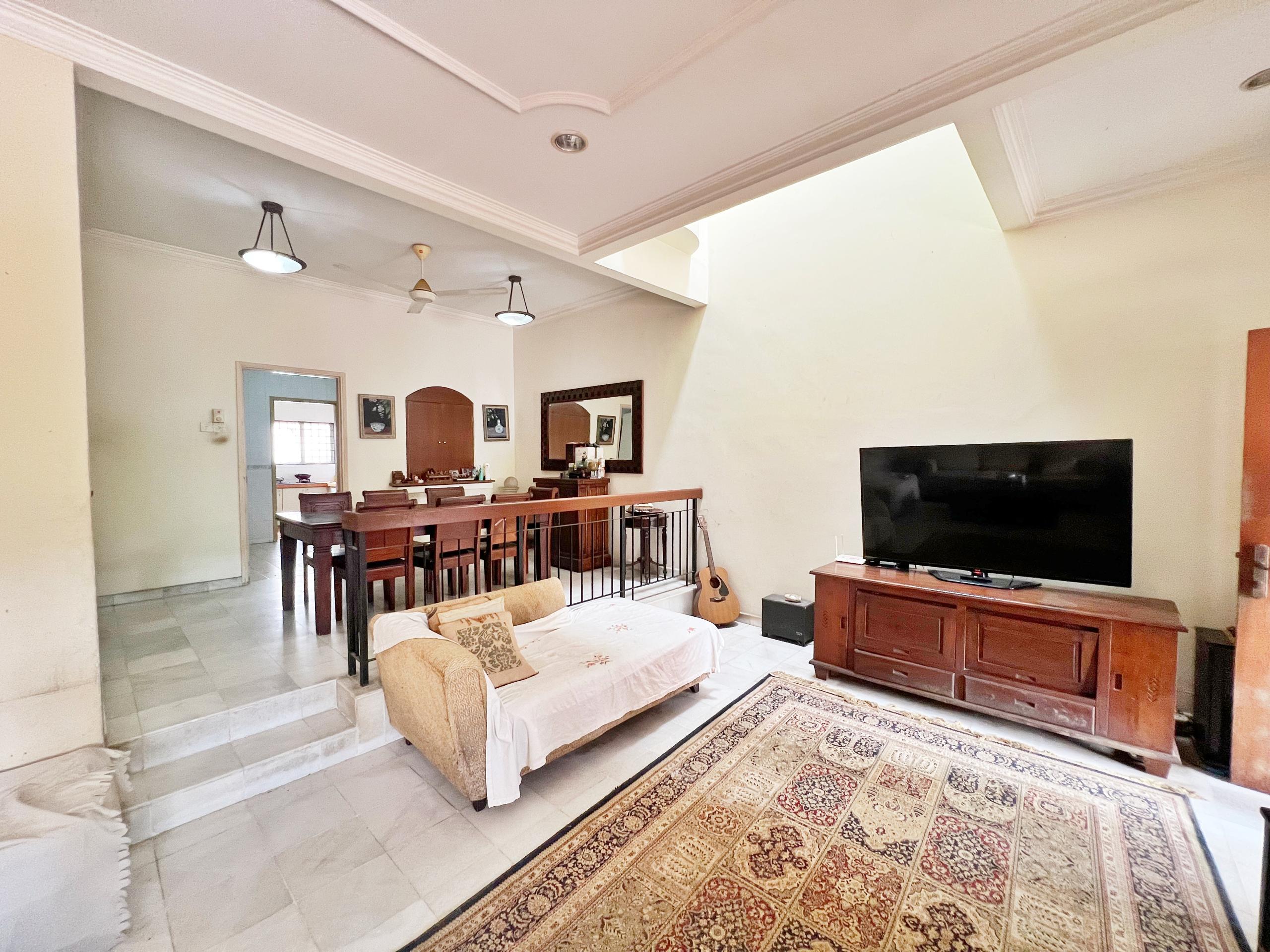Jln Kubah Bkt Jelutong Shah Alam 2 storey link house for sale - Image 1