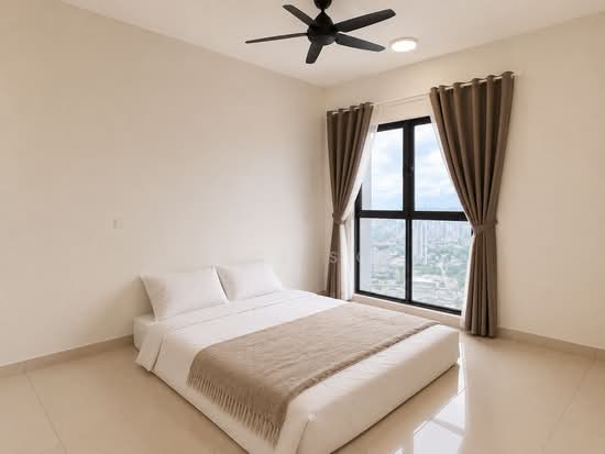 Cheaper Studio Unit With Partial Furnish Suit For Own Furniture - Image 1