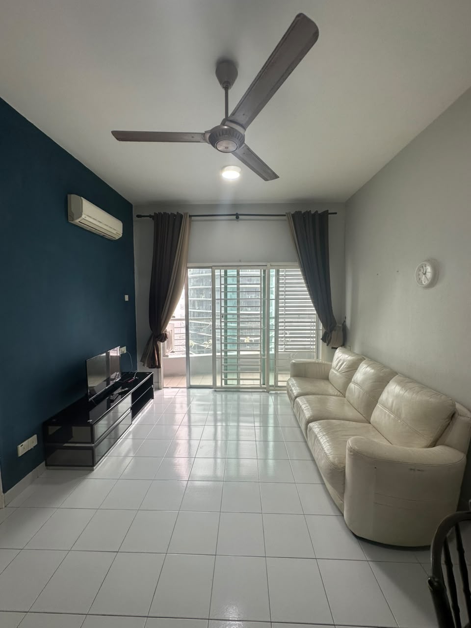 π‘ PLAZA IVORY FOR RENT - Image 1
