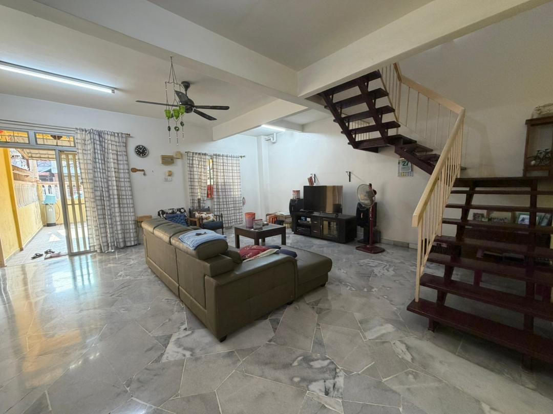 Double Storey Terrace House@Bukit Beruntung - Image 1