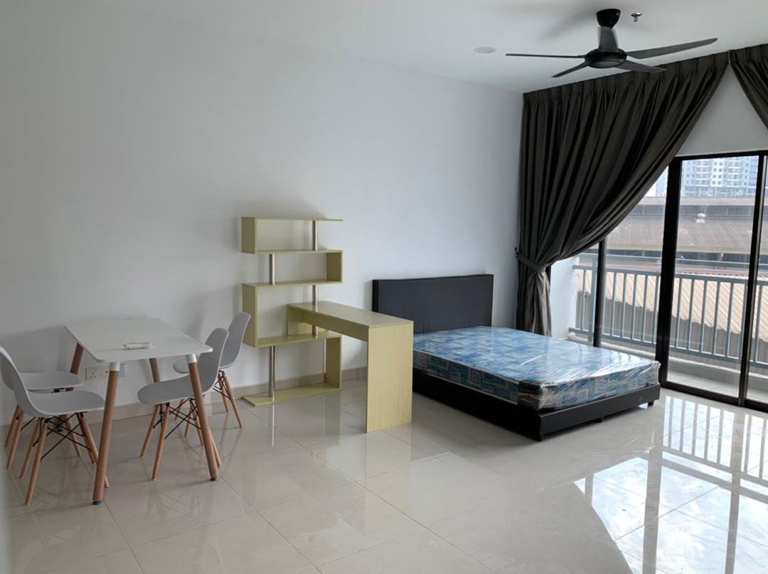 Boulevard 51 Fully Furnished Best View - Image 1