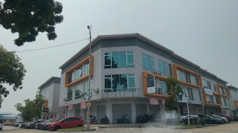 Taman M-Residensi Rawang Corner Shop Ground Floor For Rent, 38x80
