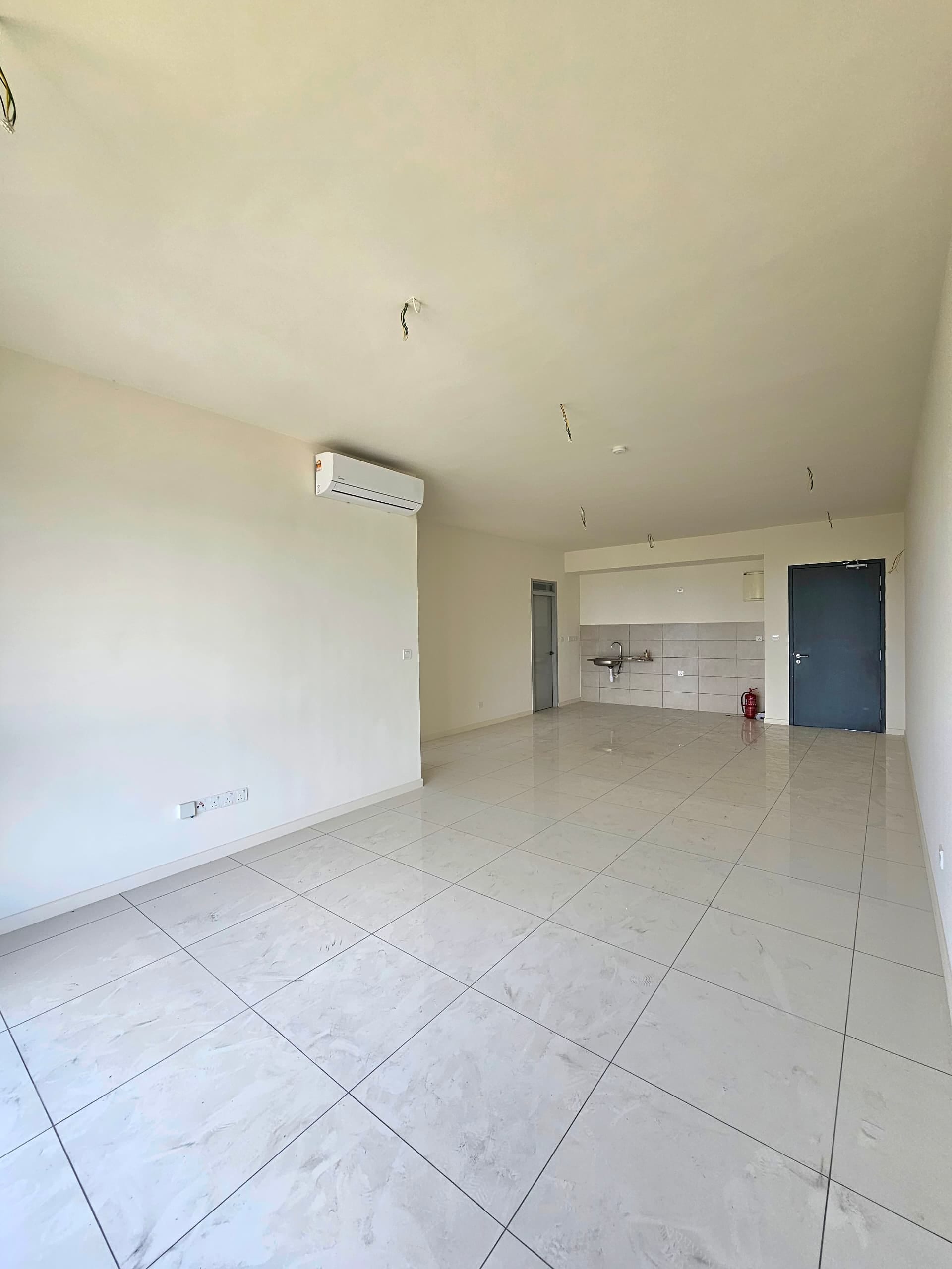 Emerald 9 Cheras @ 1055 sqft @ 3B2B @ Corner Unit @ For Sale - Image 1