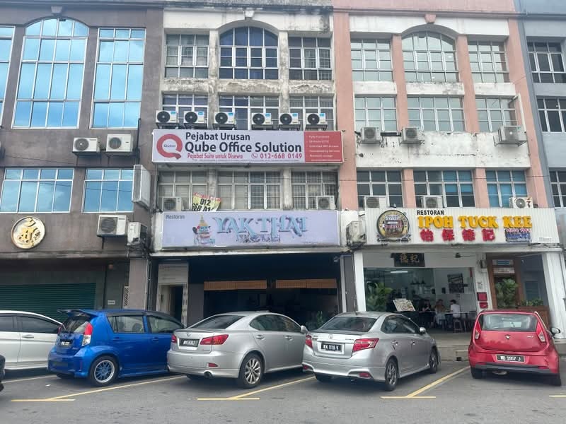 Shop for rent at Bandar puchong jaya furnished office room near LRT