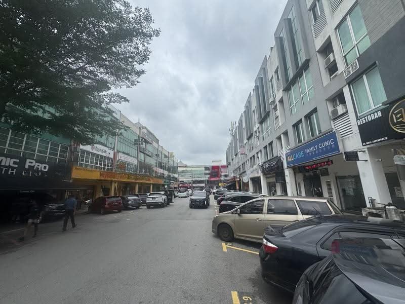 Bandar Puteri end lot fully renovated shop office with mezzanine floor – office for sale in Puchong, Selangor (photo 2 of 15)