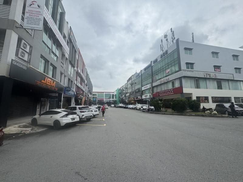 Bandar Puteri end lot fully renovated shop office with mezzanine floor – office for sale in Puchong, Selangor (photo 3 of 15)