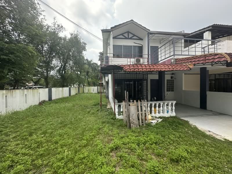 Corner house in bandar sunway pjs7, close to park – 4 bedroom 2-storey terraced house for sale in Sunway, Selangor (photo 2 of 15)
