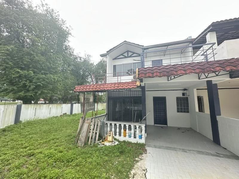 4-bedroom 2-storey terraced house for rent at Bandar sunway pjs7 corner house near park, Jalan pjs7/7 - photo 1 of 15