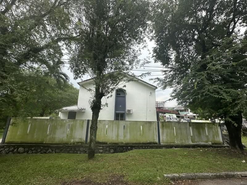 Corner house in bandar sunway pjs7, close to park – 4 bedroom 2-storey terraced house for sale in Sunway, Selangor (photo 3 of 15)