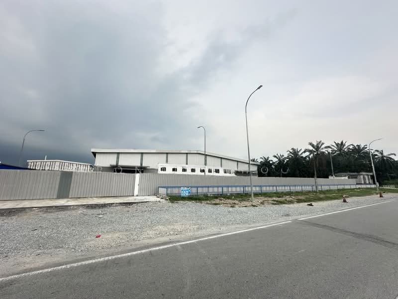 Warehouse for sale at Telok Panglima Garang newly built warehouse for sale