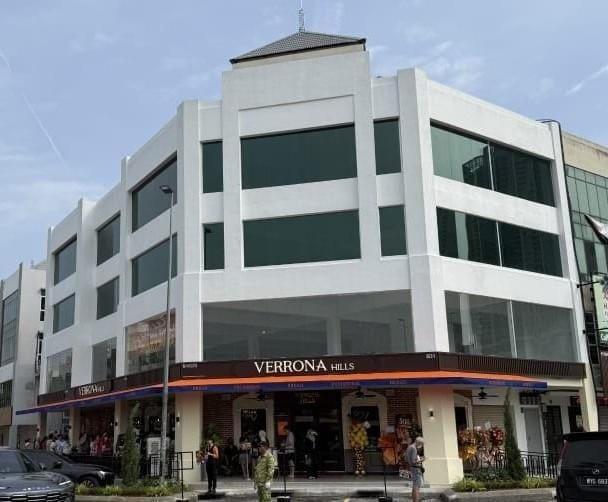 Bandar Puteri Puchong 2nd Floor Corner Showroom For Rent | Lift | 3,840 Sq Ft