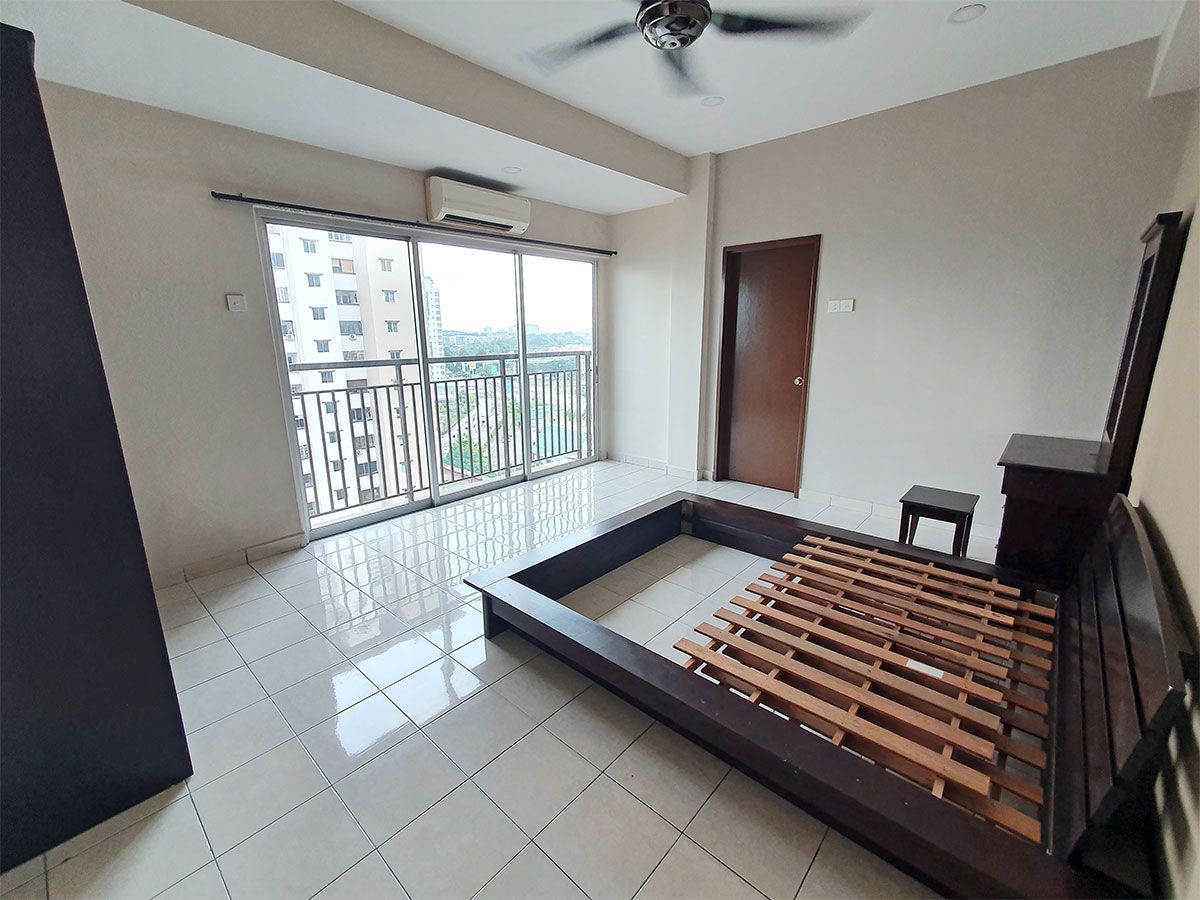 Kelana Mahkota Condominium Duplex Bungalow Corner Unit Pool View - Image 1